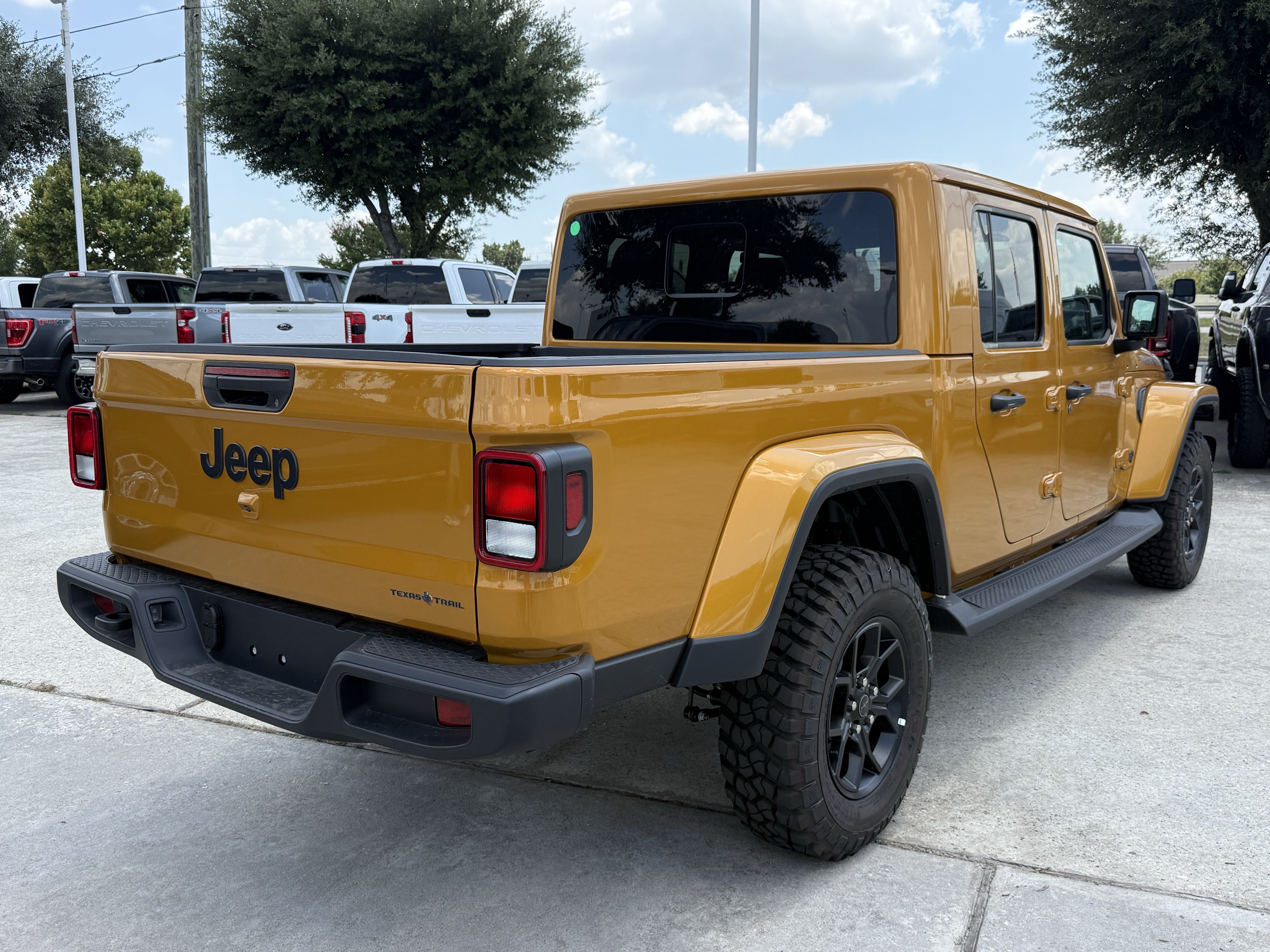 New 2026 Jeep Gladiator Sport AWD/4WD image 5
