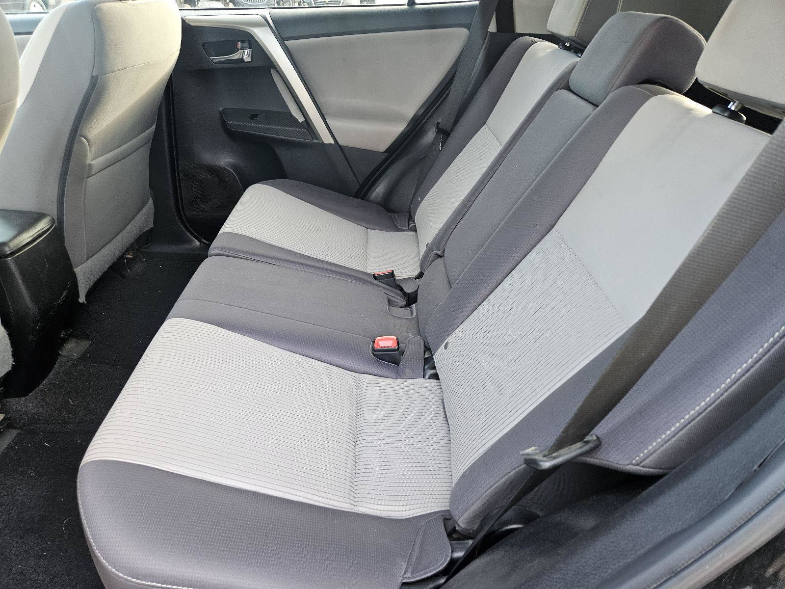 Used 2015 Toyota RAV4 XLE AWD/4WD image 5