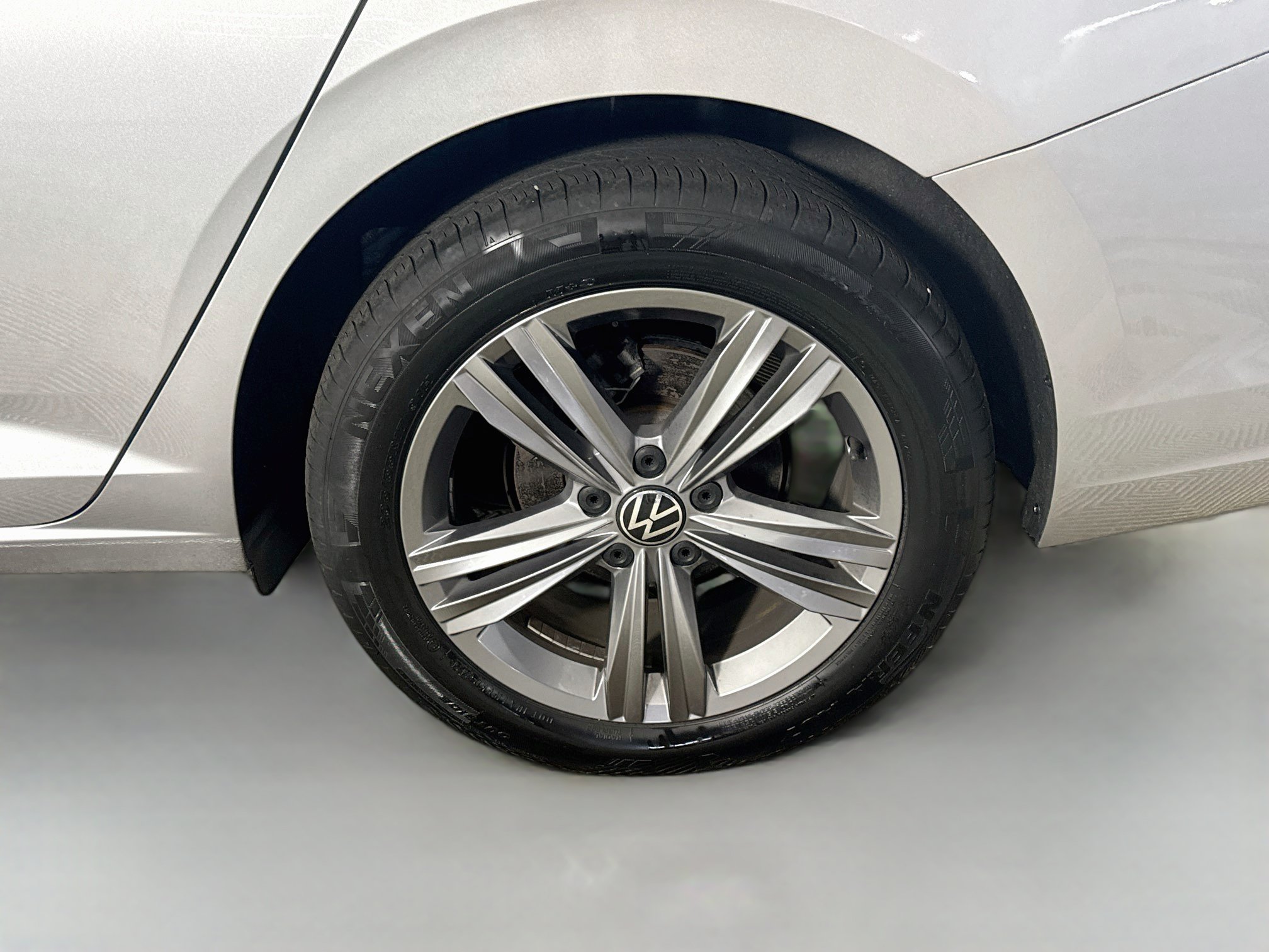 Used 2024 Volkswagen Jetta SE FWD image 37