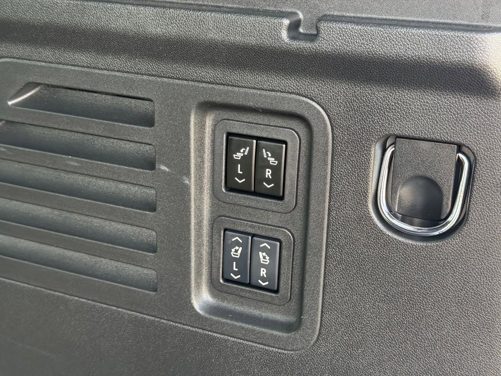 Used 2024 GMC Acadia Denali w/ LPO, Floor Liner Package FWD image 33