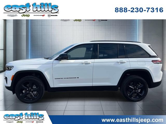 Used 2025 Jeep Grand Cherokee Altitude AWD/4WD image 4