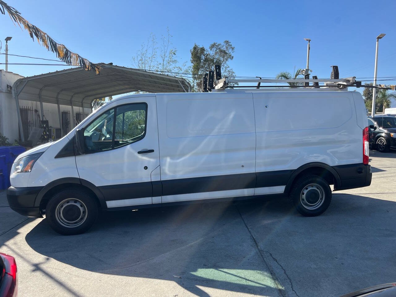 Used 2018 Ford Transit 250 148 Low Roof RWD image 5