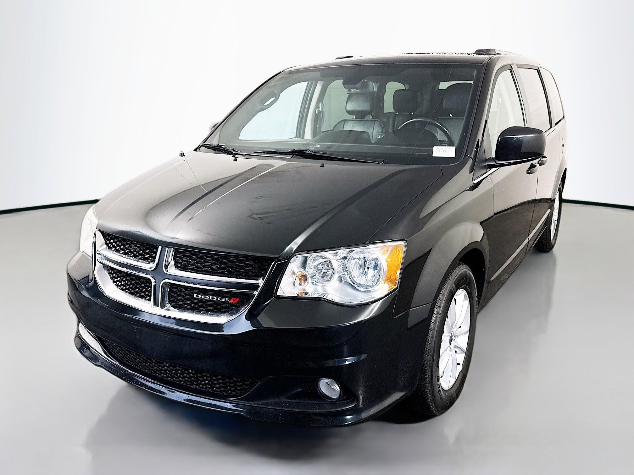 Used 2020 Dodge Grand Caravan SXT image 4