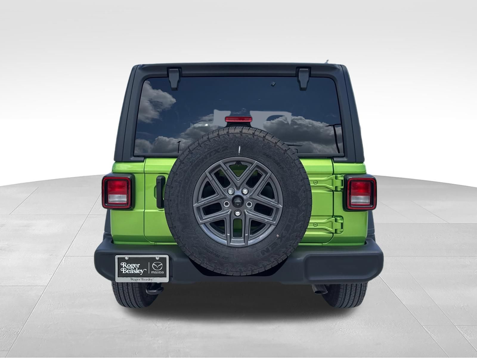 Used 2025 Jeep Wrangler Sport AWD/4WD image 6