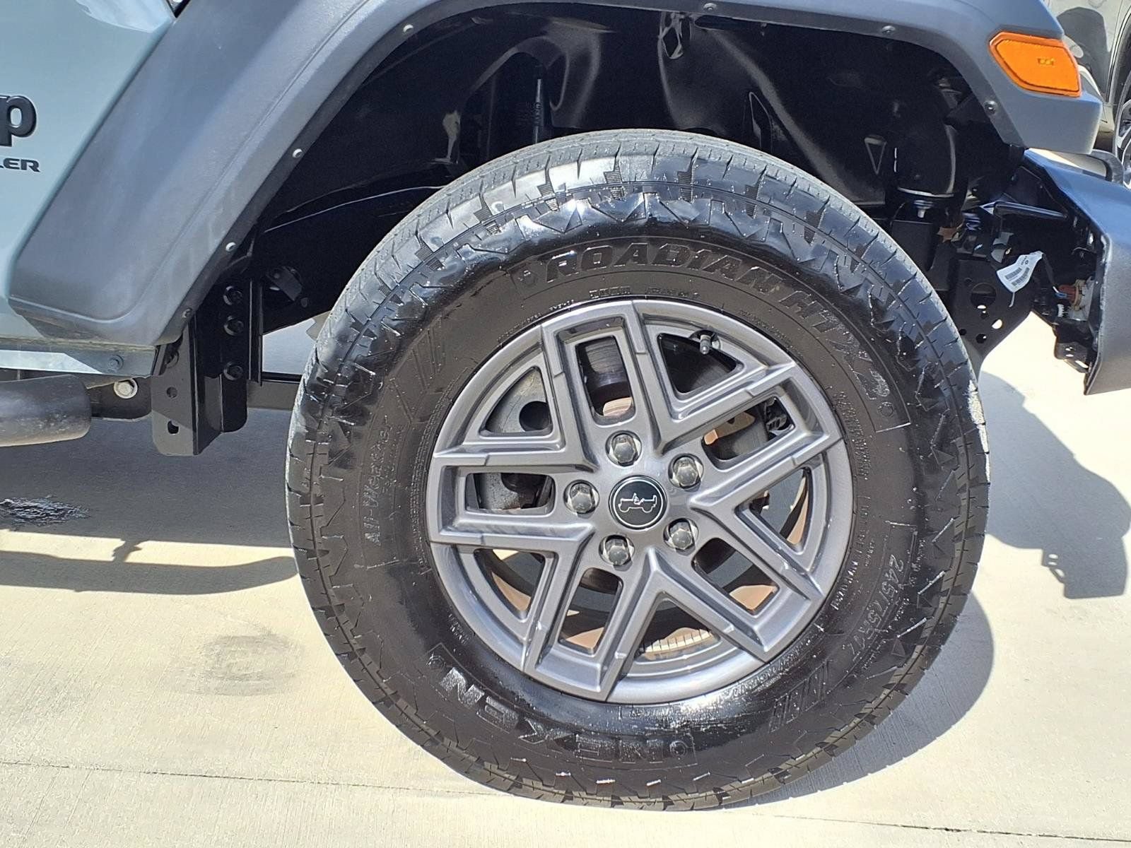 Used 2024 Jeep Wrangler Sport AWD/4WD image 9