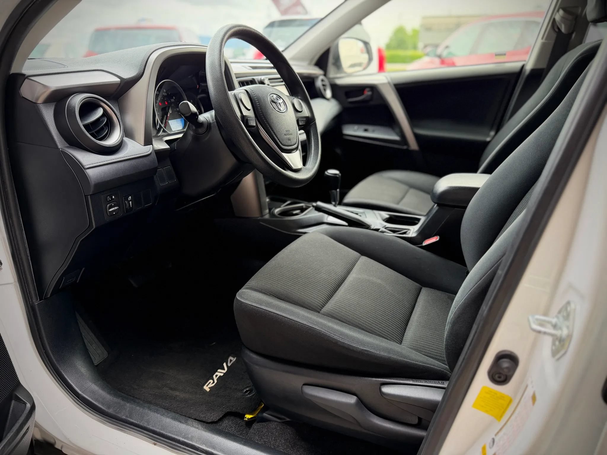 Used 2016 Toyota RAV4 LE FWD image 6
