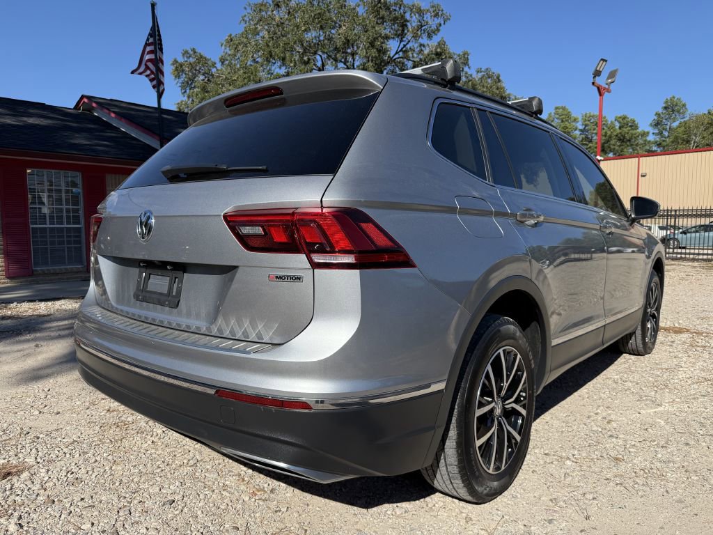Used 2021 Volkswagen Tiguan SE w/ Panoramic Sunroof Package AWD/4WD image 5