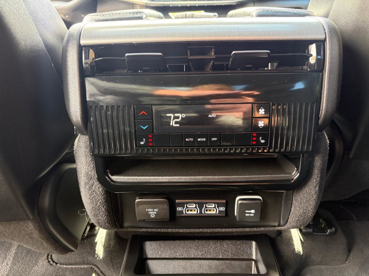 Used 2024 Jeep Wagoneer Series II AWD/4WD image 27