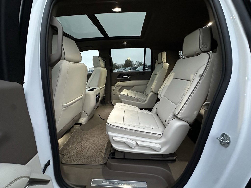 Used 2025 GMC Yukon XL Denali w/ Sun & Power Step Package image 14