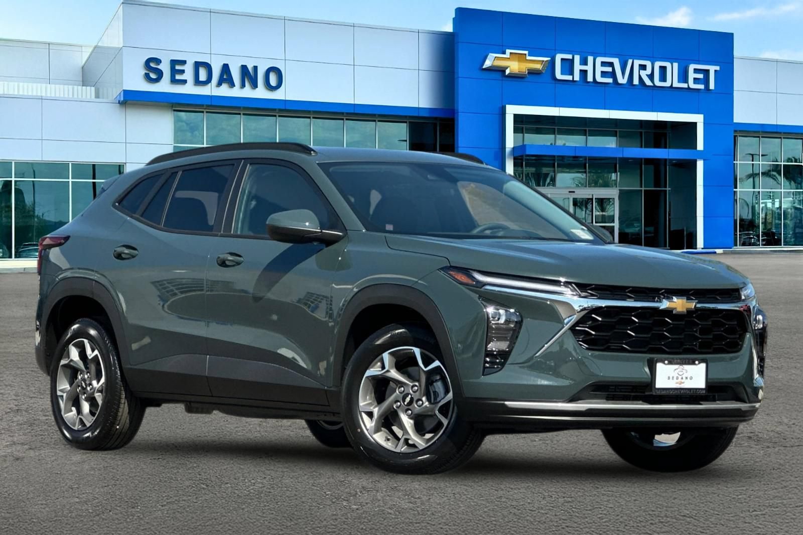 New 2026 Chevrolet Trax LT FWD image 2