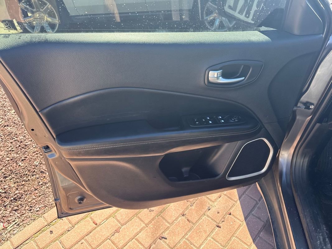 Used 2018 Jeep Compass Sport image 9