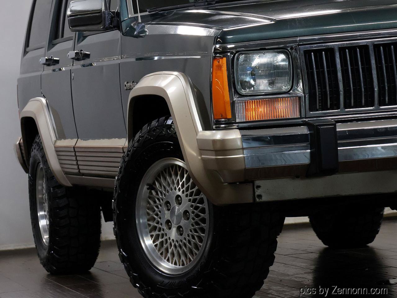 Used 1993 Jeep Cherokee Country AWD/4WD image 4