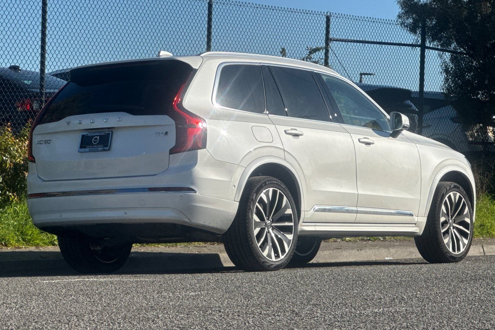New 2026 Volvo XC90 B6 Plus w/ Protection Package Premier image 2