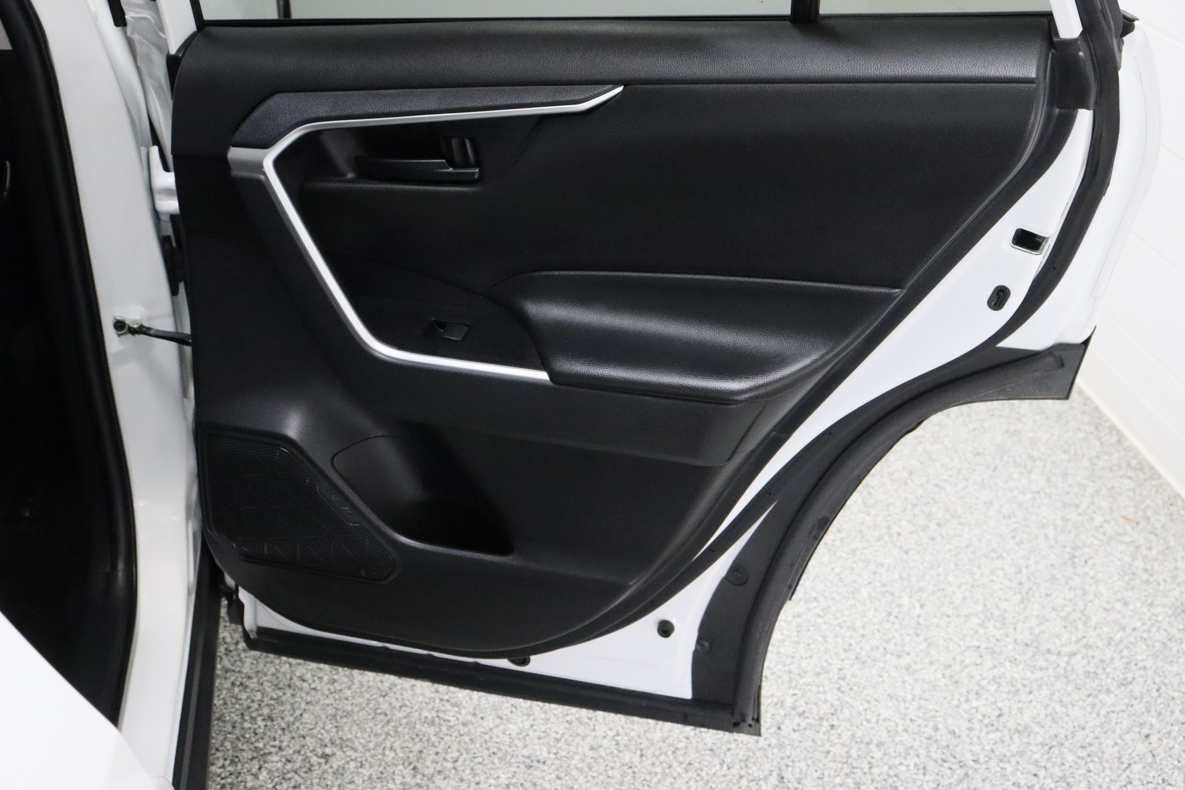 Certified 2025 Toyota RAV4 LE AWD/4WD image 29