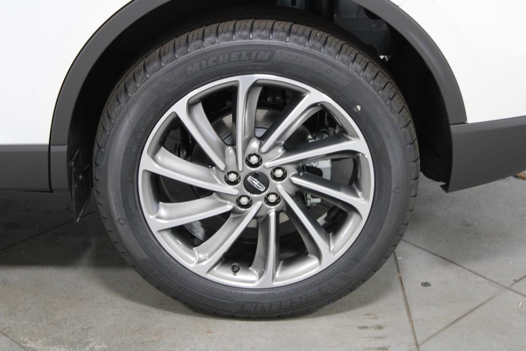 New 2026 Lincoln Corsair Premiere image 17