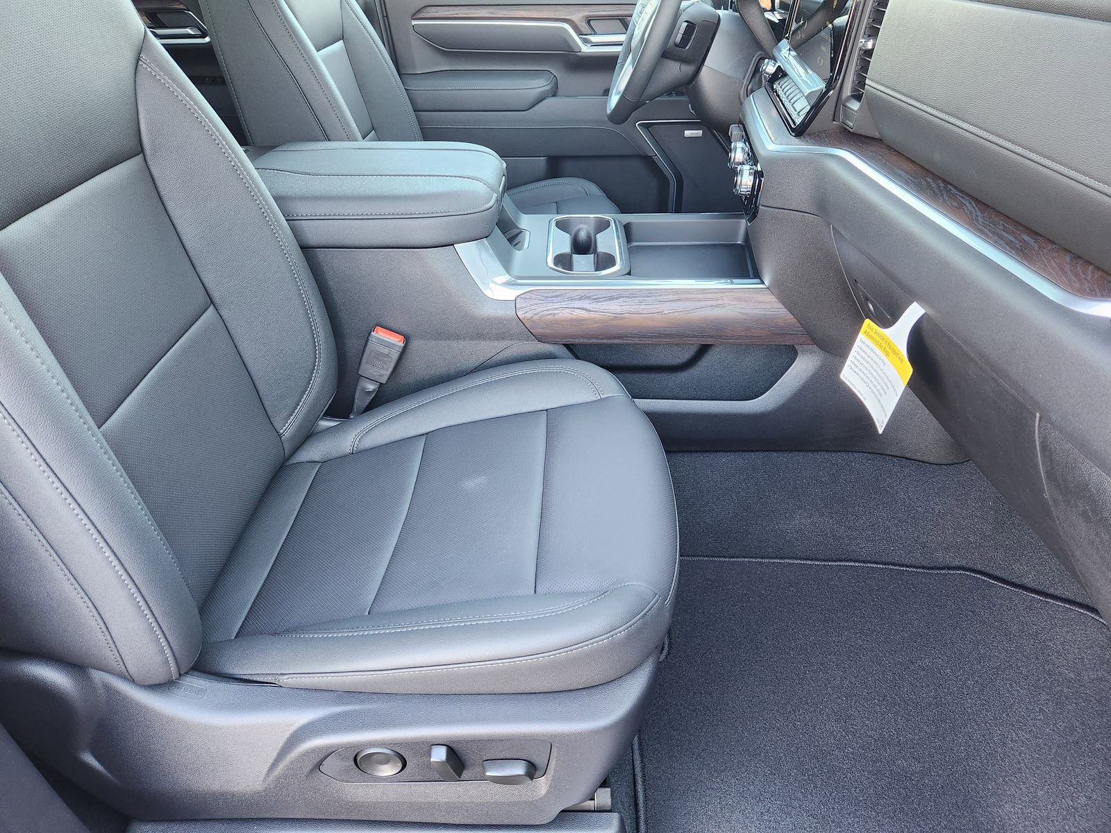 New 2026 GMC Sierra 2500 SLT w/ SLT Premium Package image 17