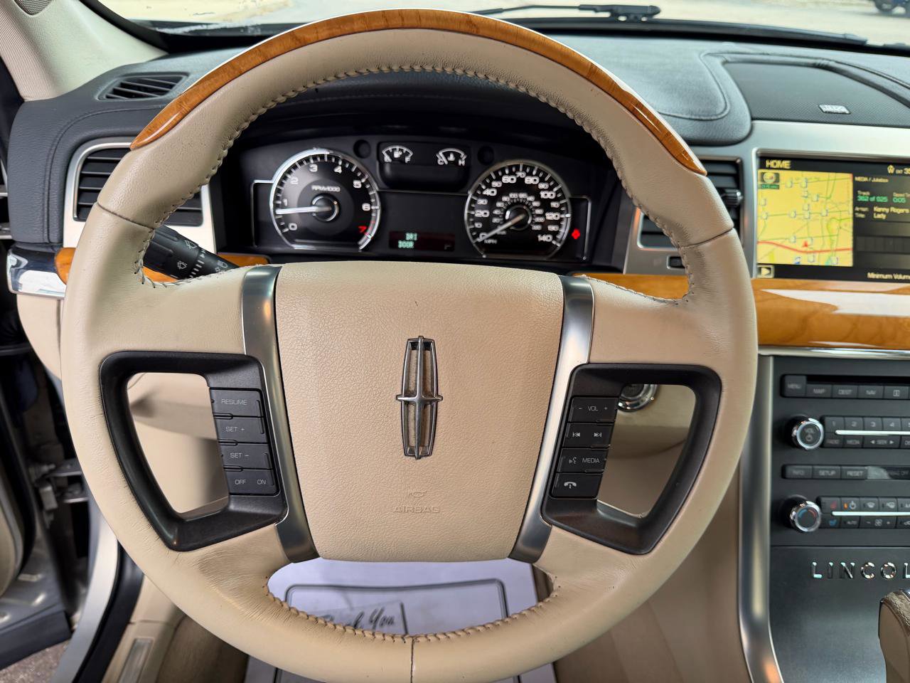 Used 2009 Lincoln MKS AWD image 10