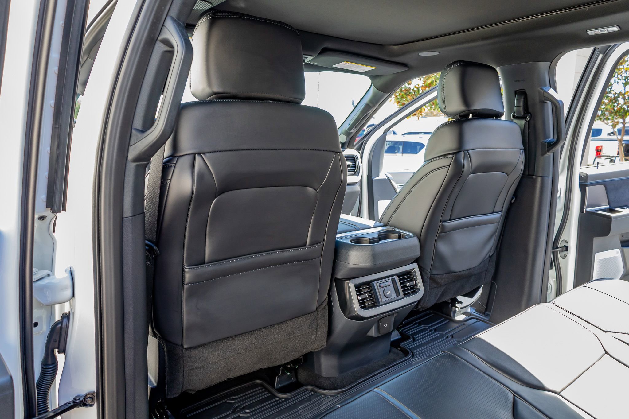 Used 2026 Ford F450 Platinum w/ FX4 Off-Road Package image 32