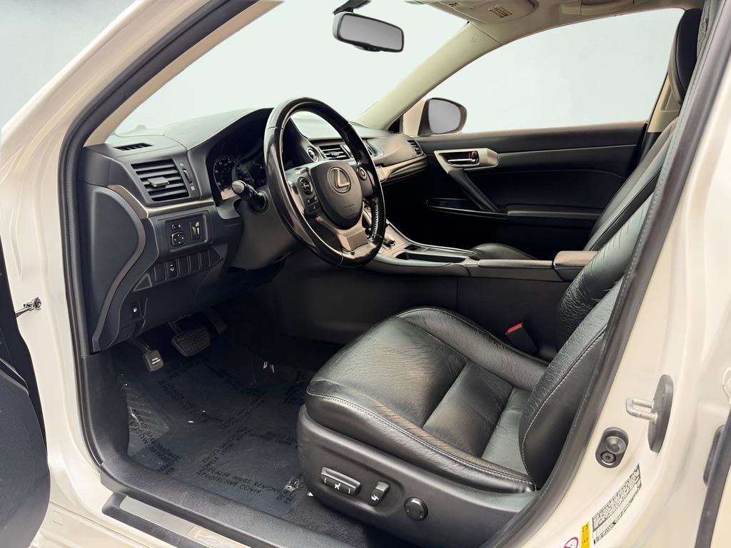 Used 2016 Lexus CT 200h w/ Accessory Package 2 image 18