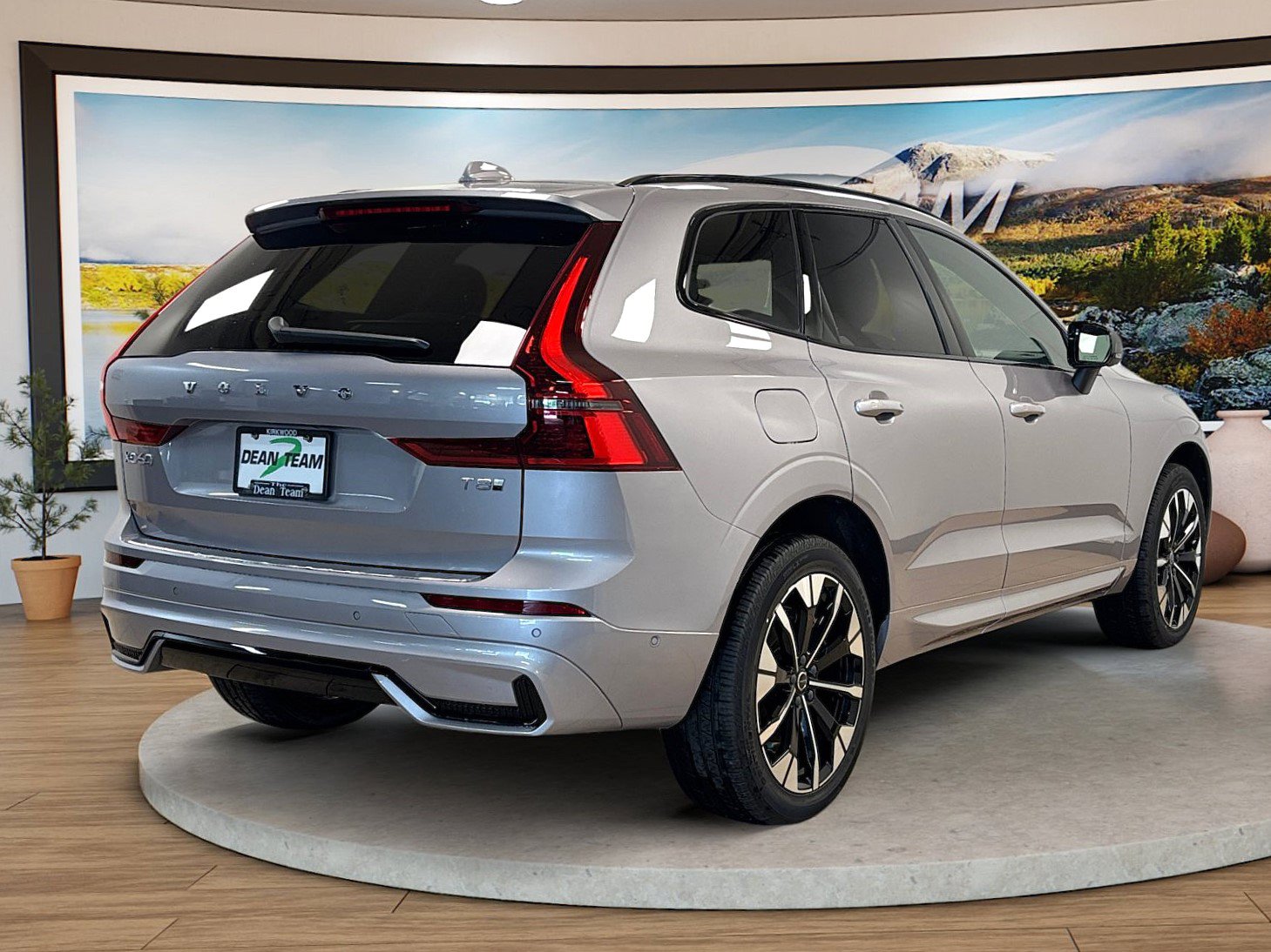 New 2026 Volvo XC60 T8 Plus w/ Climate Package AWD/4WD image 6