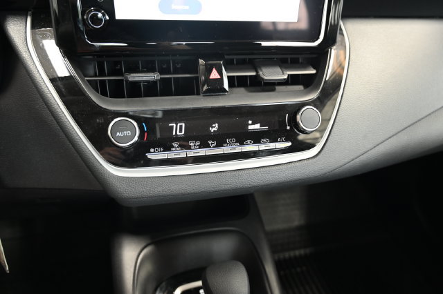 Used 2026 Toyota Corolla LE FWD image 17
