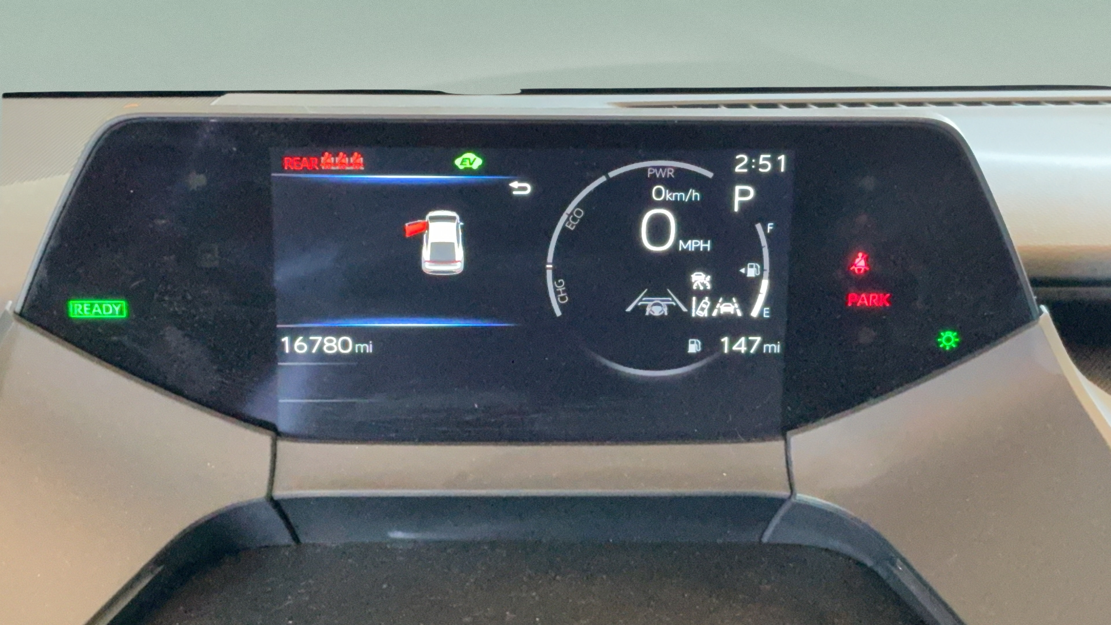 Used 2024 Toyota Prius XLE FWD image 10