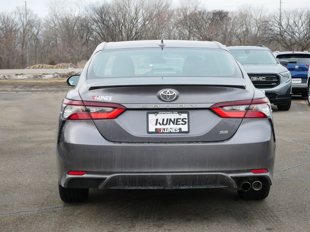 Used 2023 Toyota Camry SE image 6