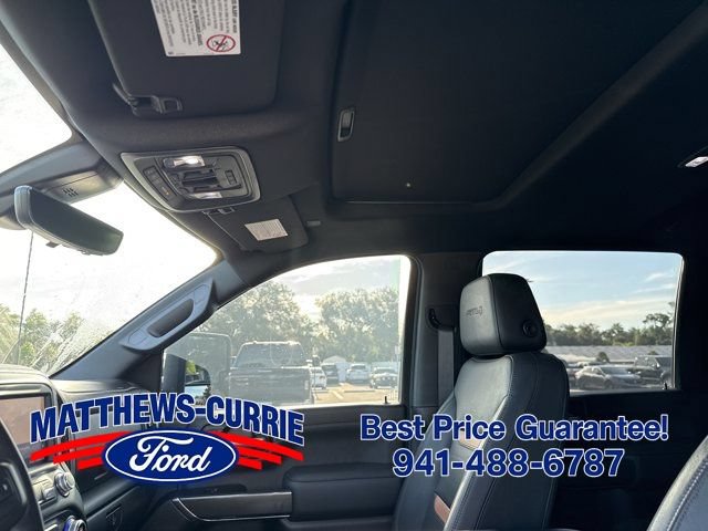 Used 2022 GMC Sierra 2500 AT4 w/ AT4 Premium Plus Package AWD/4WD image 11