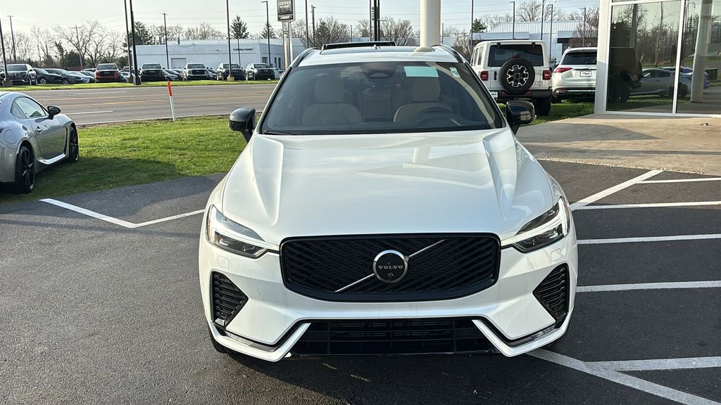 New 2026 Volvo XC60 B5 Plus w/ Protection Package Premier AWD/4WD image 5