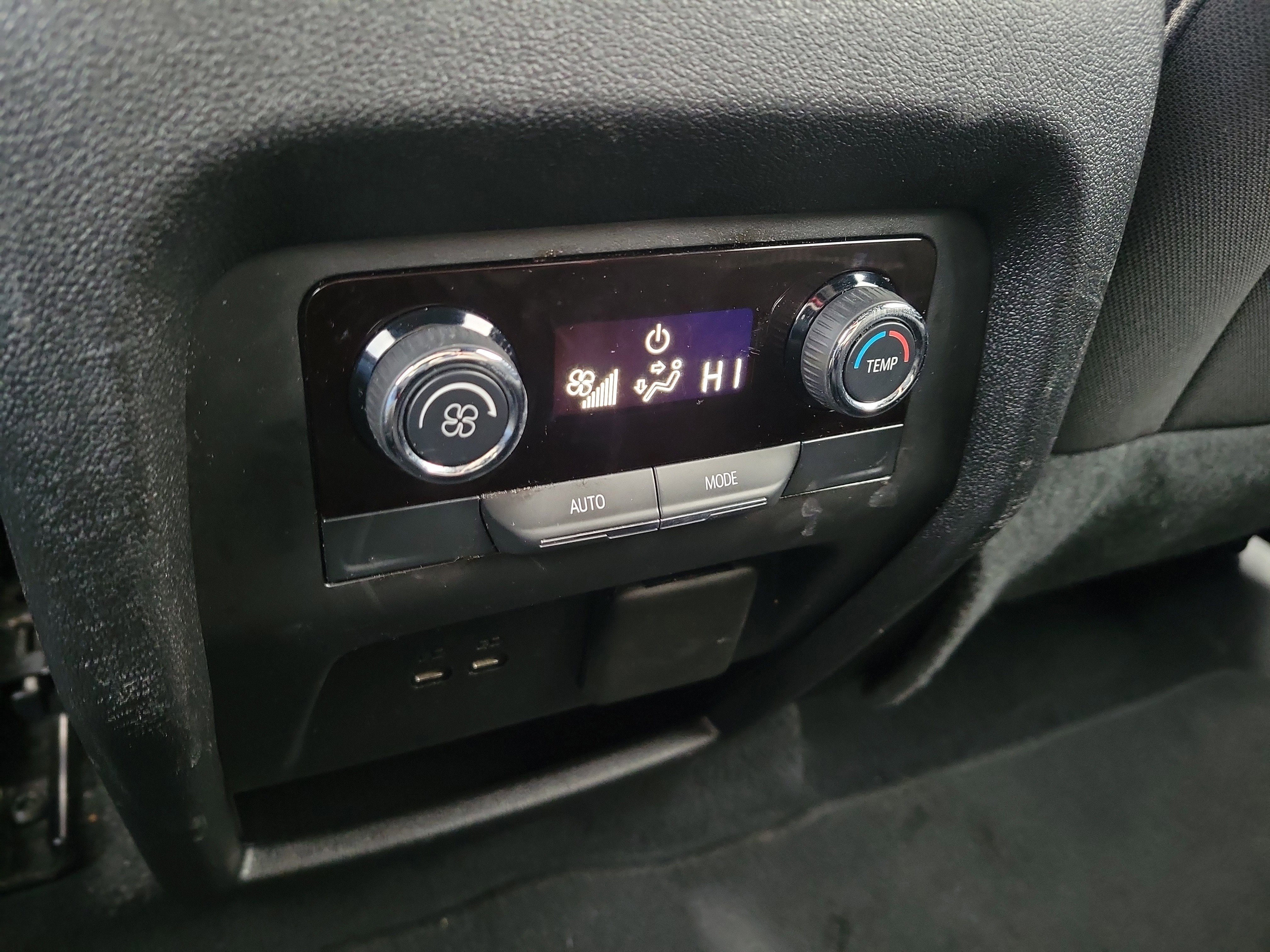 Used 2024 Chevrolet Traverse LT image 12