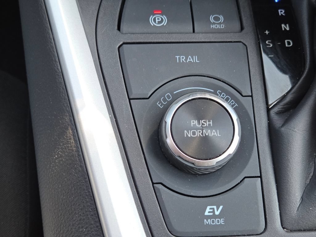 Used 2024 Toyota RAV4 XLE AWD/4WD image 10