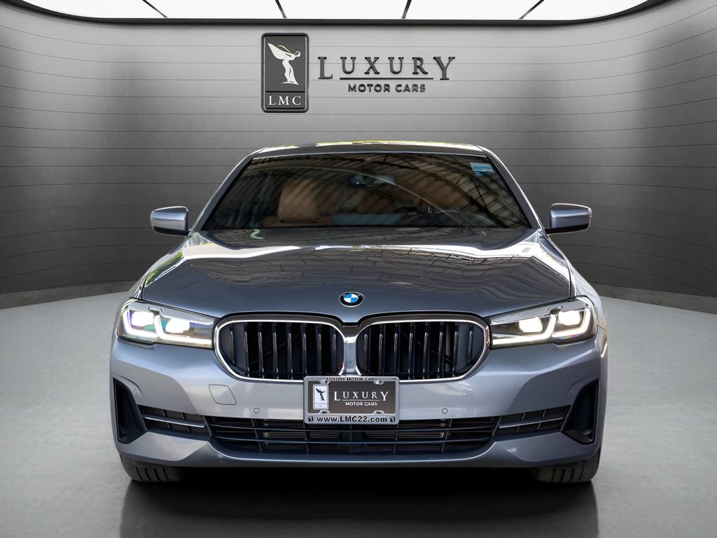 Used 2023 BMW 530i xDrive w/ Premium Package AWD/4WD image 3