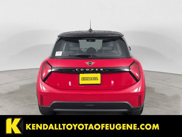 Used 2025 MINI Cooper 2-Door Hardtop image 4