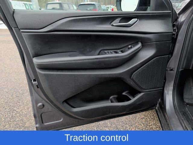 Used 2023 Jeep Grand Cherokee L Laredo image 16