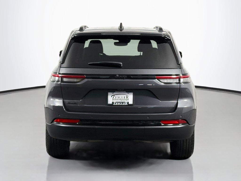 Used 2024 Jeep Grand Cherokee Altitude AWD/4WD image 6