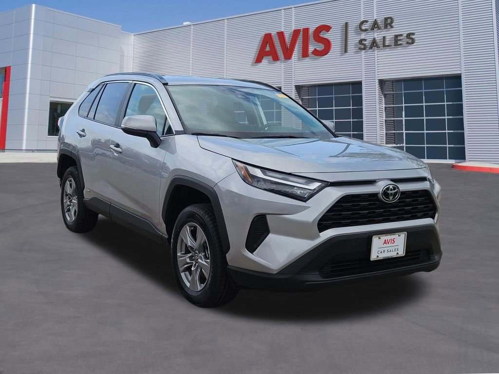 Used 2025 Toyota RAV4 XLE image 9