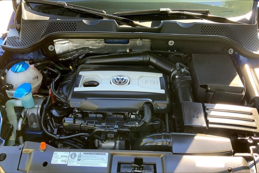 Used 2013 Volkswagen Beetle 2.0T FWD image 9