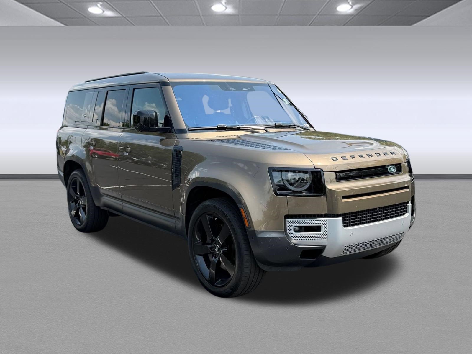 Used 2023 Land Rover Defender 130 SE AWD/4WD image 5