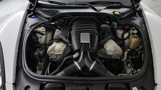 Used 2014 Porsche Panamera 4 image 11