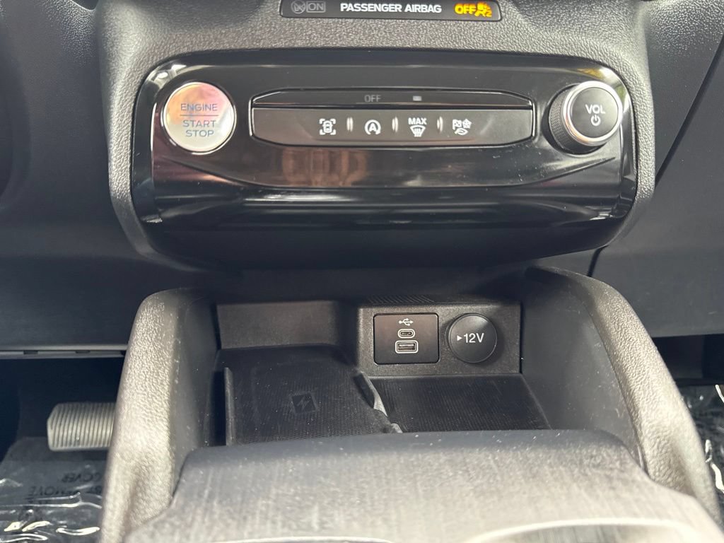 Used 2025 Ford Escape Platinum AWD/4WD image 19