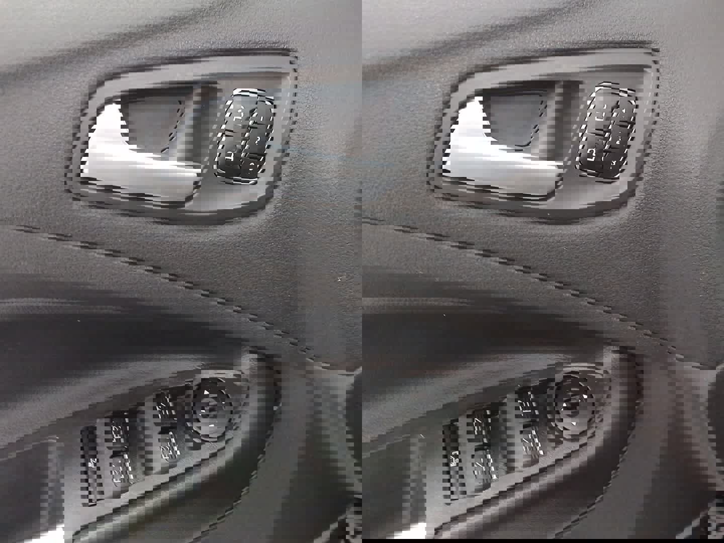 Used 2019 Ford Escape Titanium w/ U9j03 - Titanium Tow Package image 8