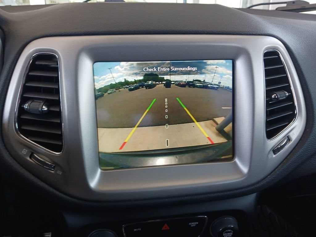 Used 2021 Jeep Compass Latitude w/ Sun and Sound Group FWD image 21