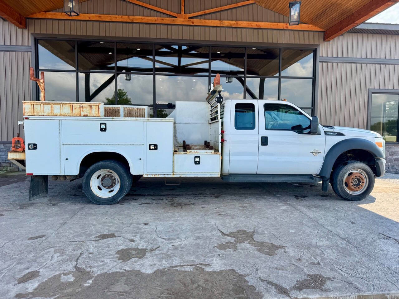 Used 2015 Ford F550 4x4 SuperCab Super Duty image 5