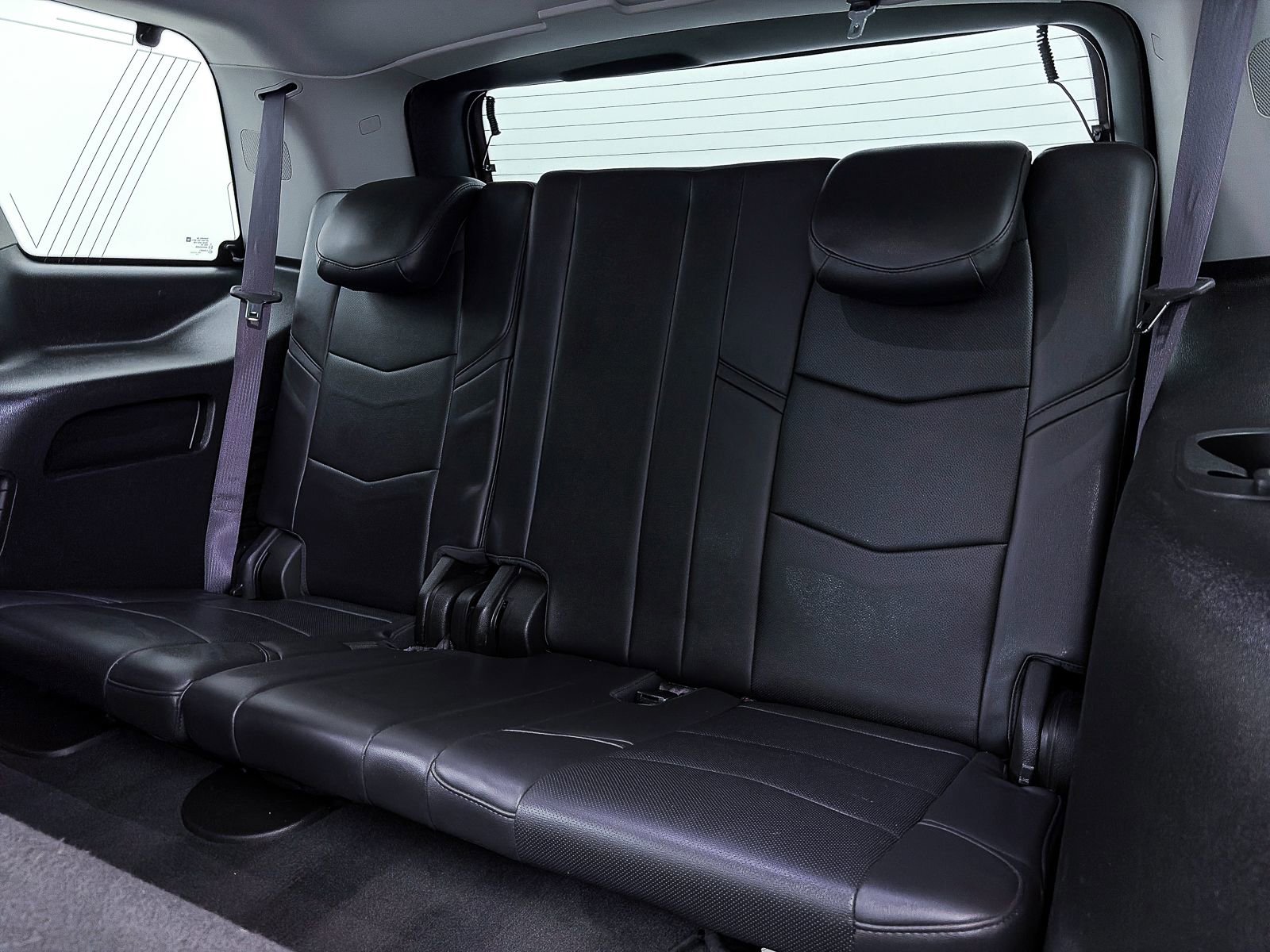 Used 2016 Cadillac Escalade Luxury image 31