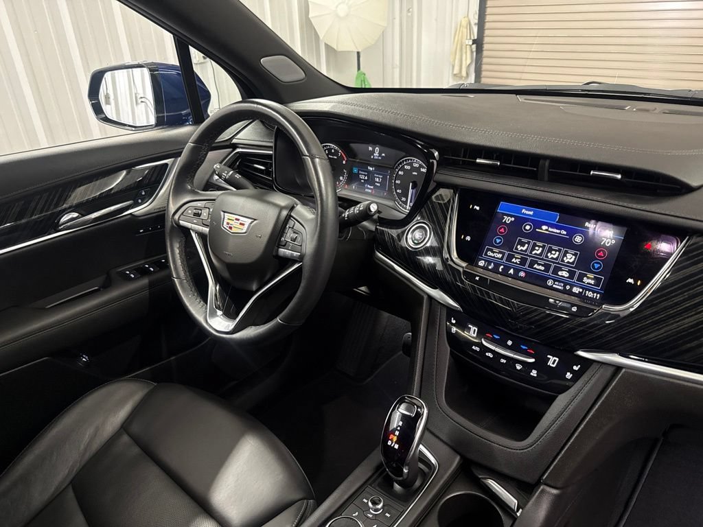 Certified 2025 Cadillac XT6 Premium Luxury FWD image 23