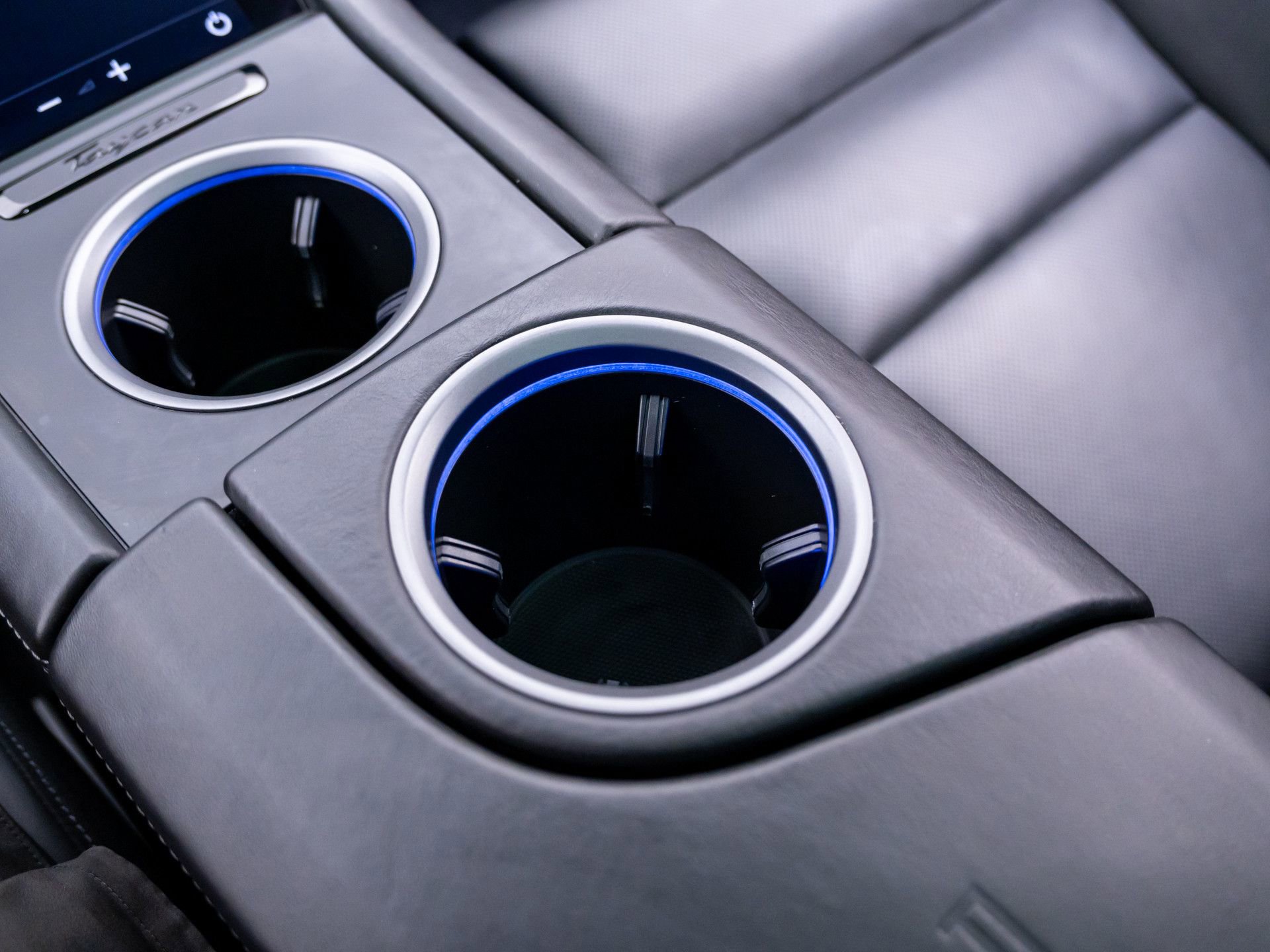 Used 2022 Porsche Taycan Turbo S image 31