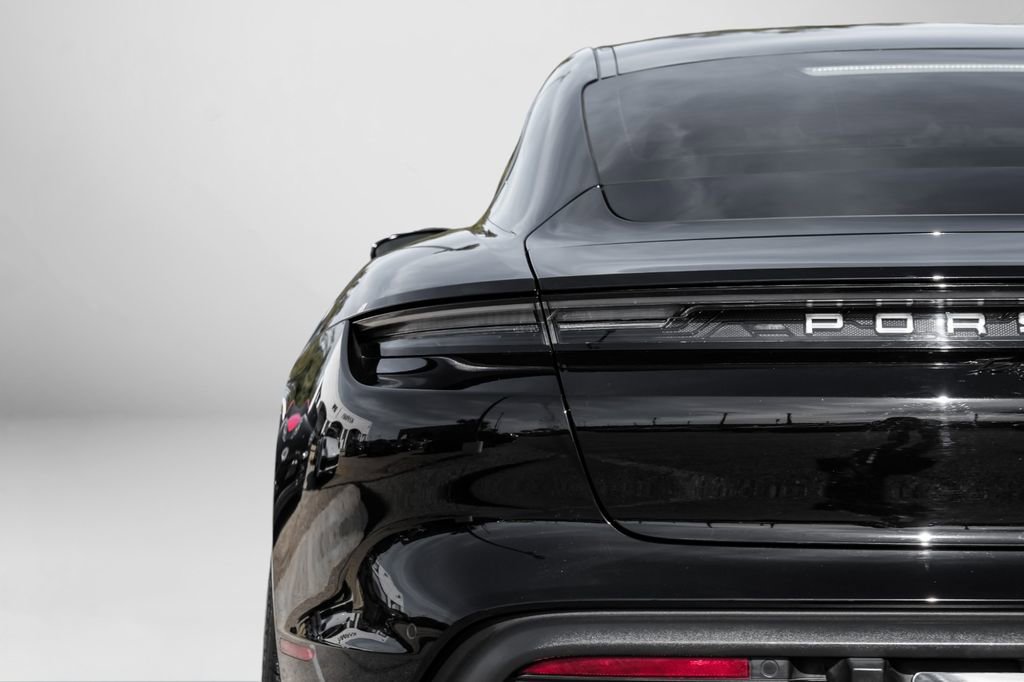 Used 2022 Porsche Taycan image 49