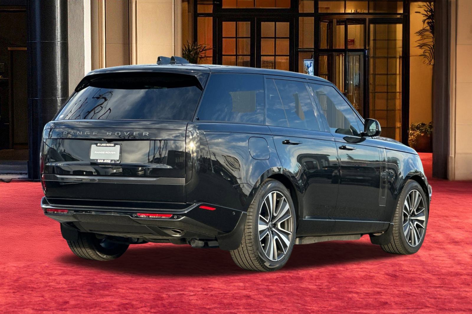 New 2025 Land Rover Range Rover SE image 10