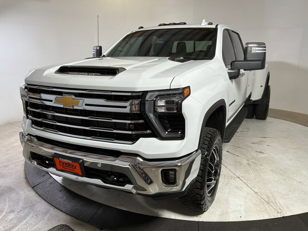 Used 2025 Chevrolet Silverado 3500 LTZ w/ LTZ Plus Package AWD/4WD image 3