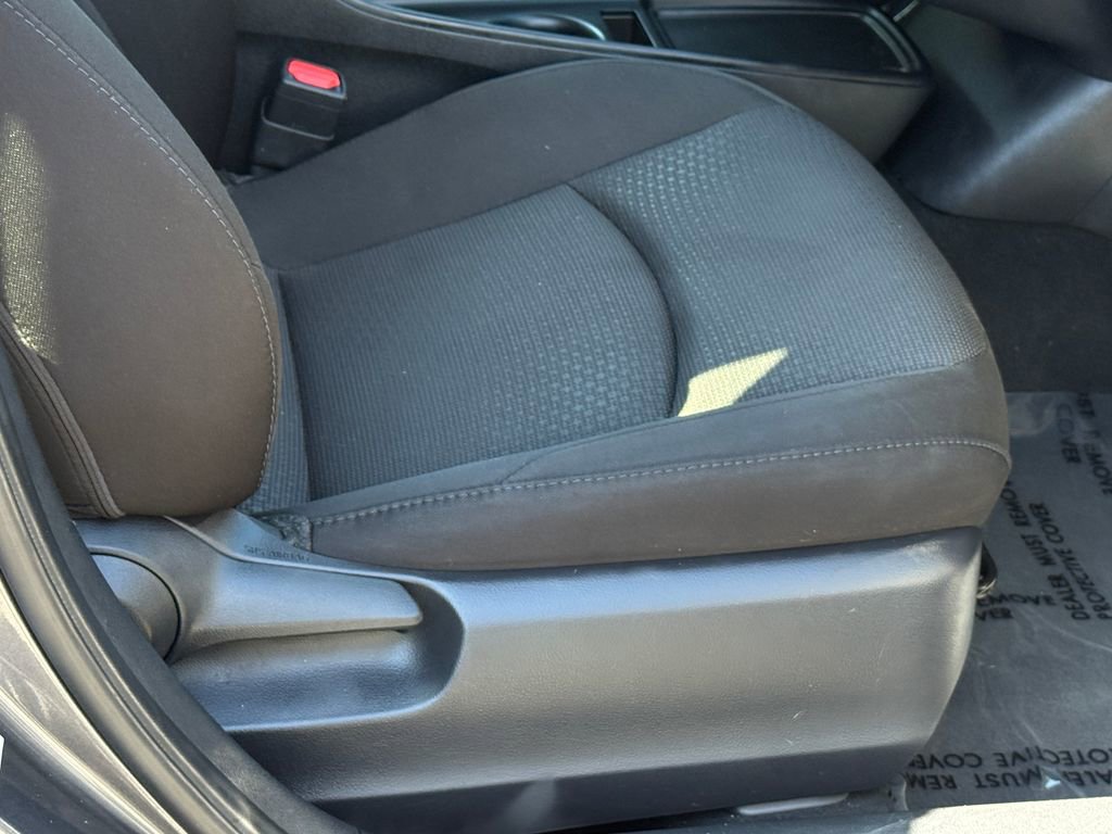 Used 2022 Toyota Prius LE image 8